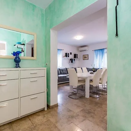 St Nikola With Private Pool And Jacuzzi Willa *