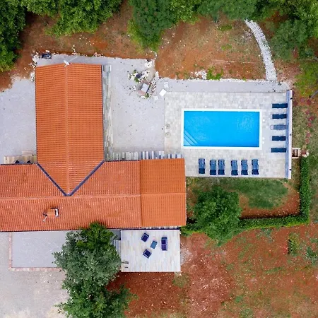 St Nikola With Private Pool And Jacuzzi *