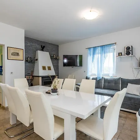 Willa St Nikola With Private Pool And Jacuzzi Nedeščina