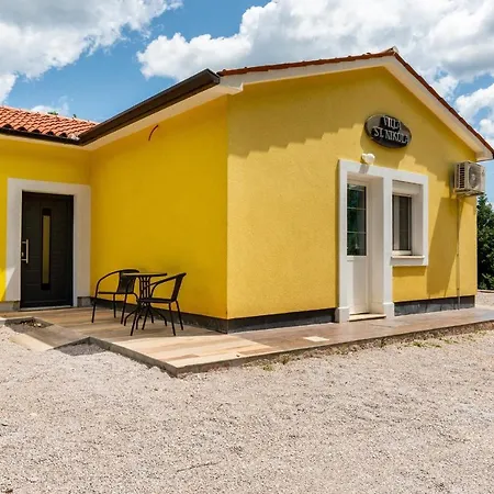St Nikola With Private Pool And Jacuzzi * Nedescina